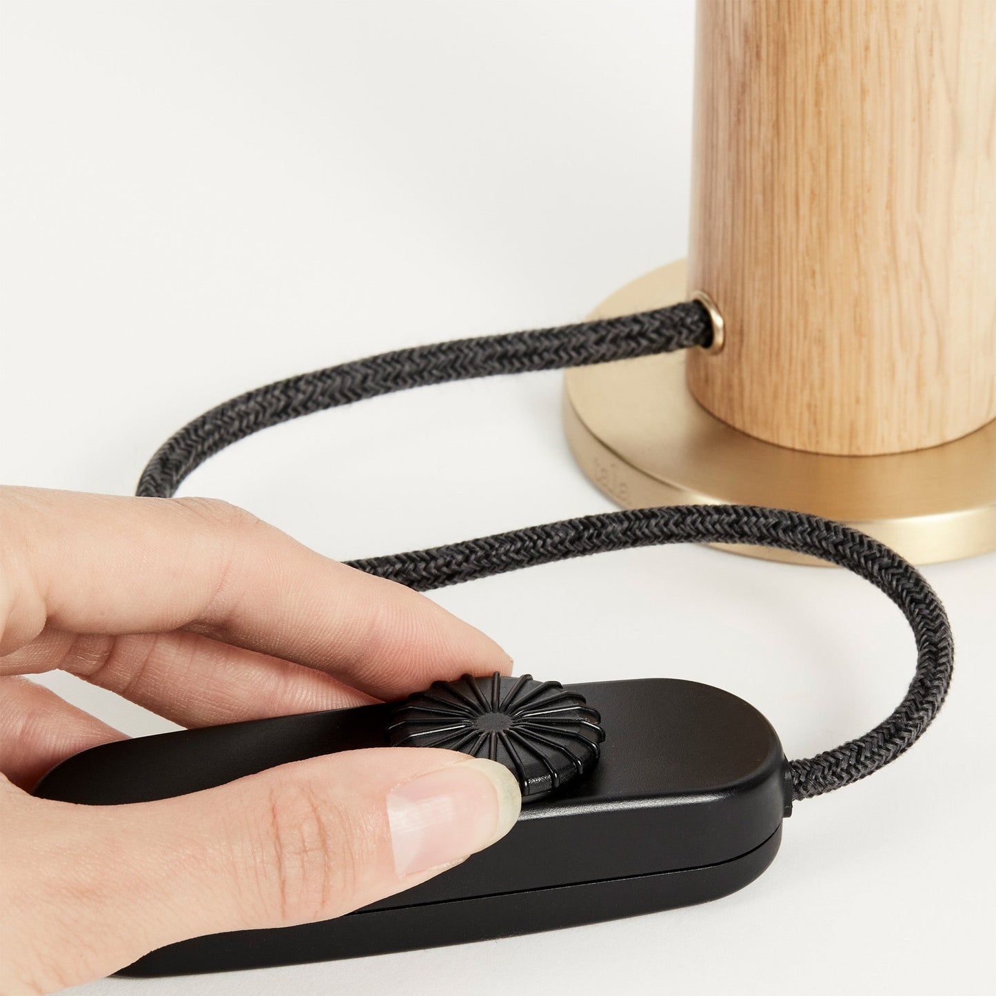 Knuckle Table Lamp in Oak + Oblo