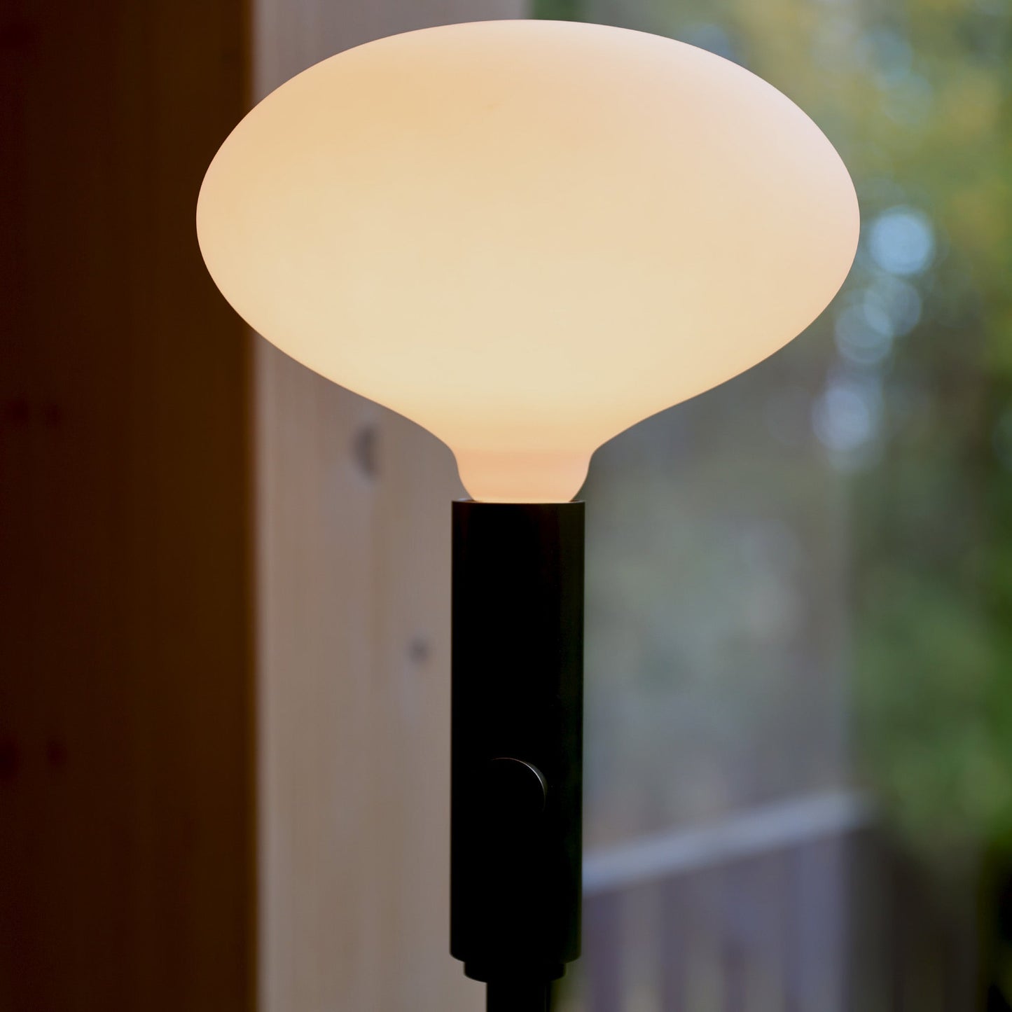 Poise Adjustable Floor Lamp in Brass + Oval II