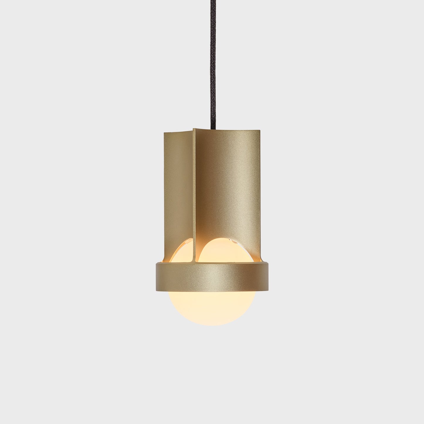 Loop Single Pendant in Gold + Sphere III